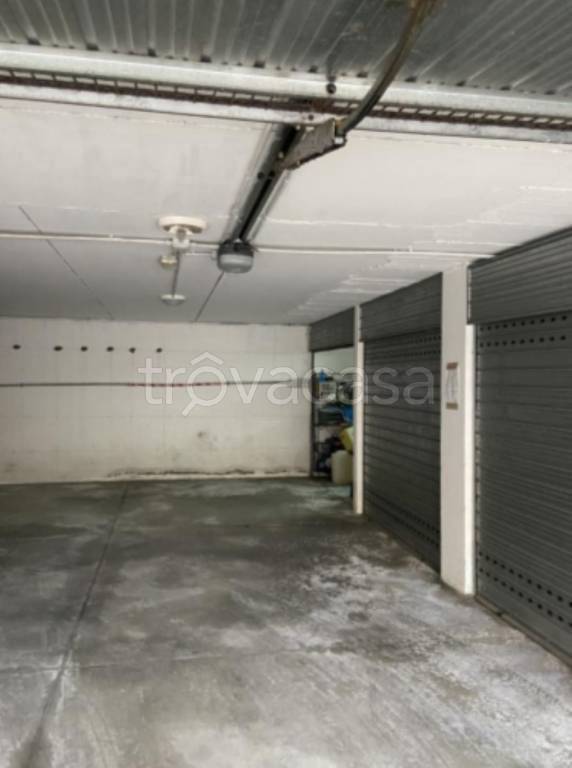 Garage in vendita a Giulianova via Sardegna