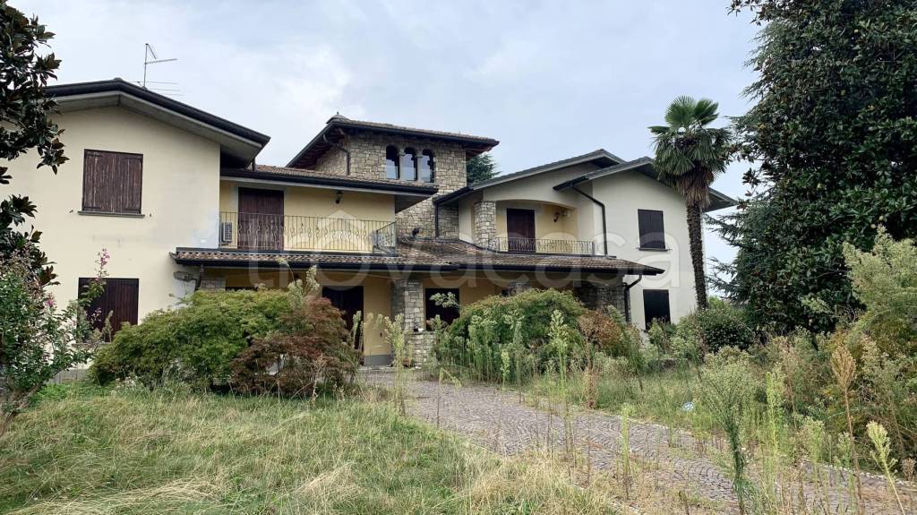 Casa Indipendente in vendita a Ghisalba via Canonico Cossali, 74, 24050