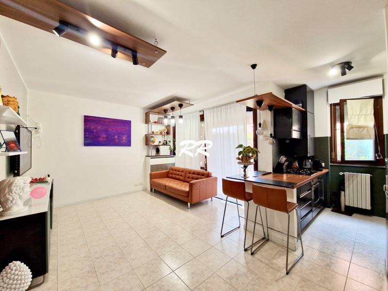 Appartamento in vendita ad Arcore via Vittorio Veneto, 39