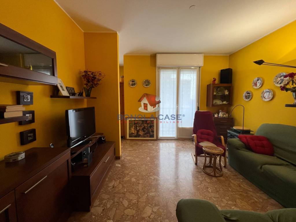 Appartamento in vendita a Milano via Mario Borsa, 65