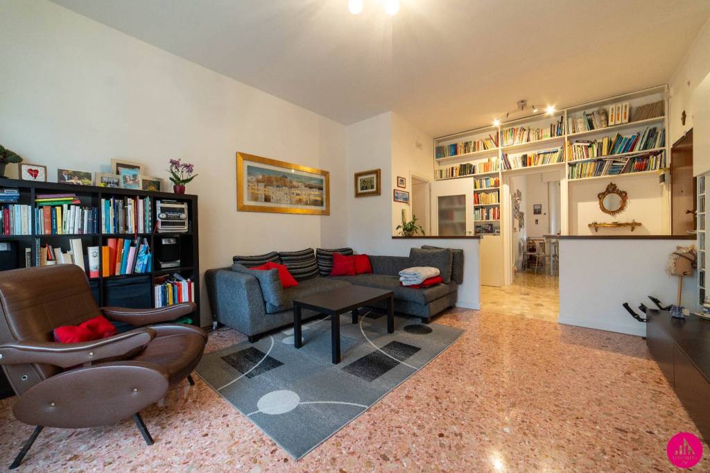 Appartamento in vendita a Pordenone via Giacinto Gallina
