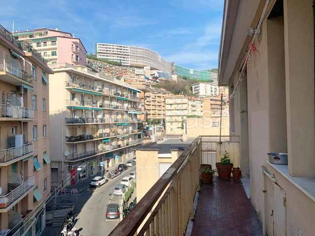 Appartamento in vendita a Genova via Aurelio Robino, 85
