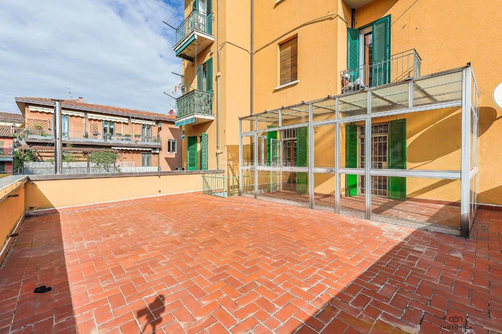Appartamento in vendita a Bologna via Emilia Ponente