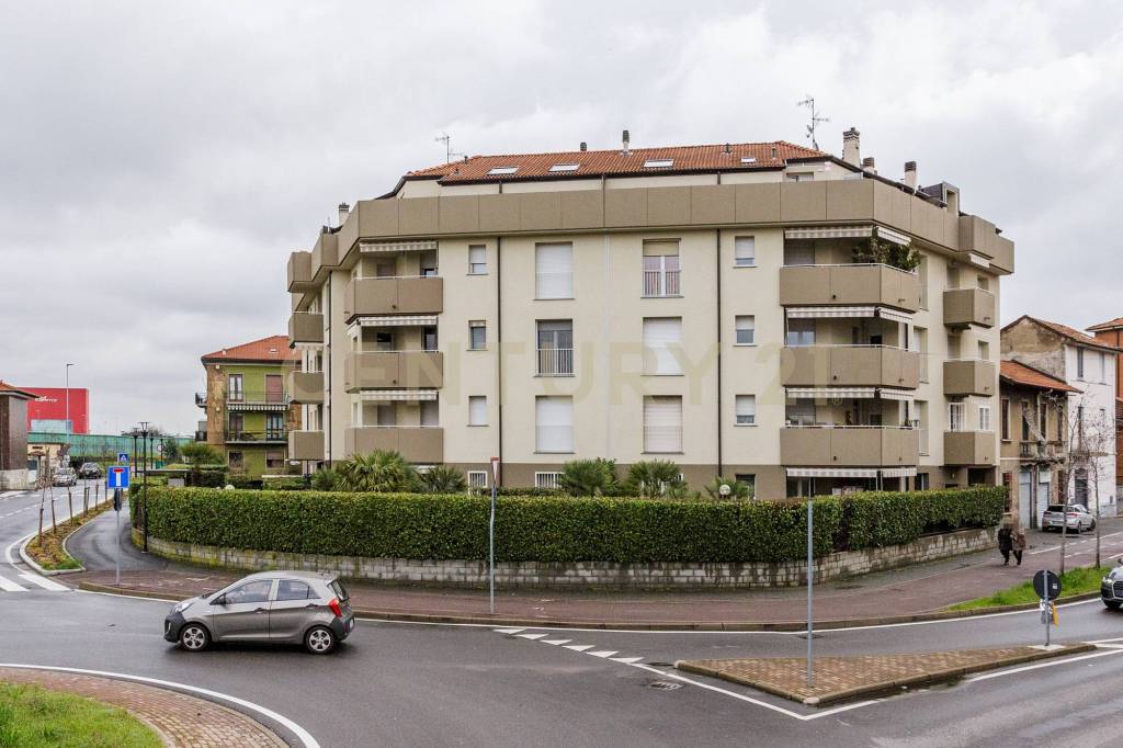 Appartamento in vendita a Pero via Sempione, 166