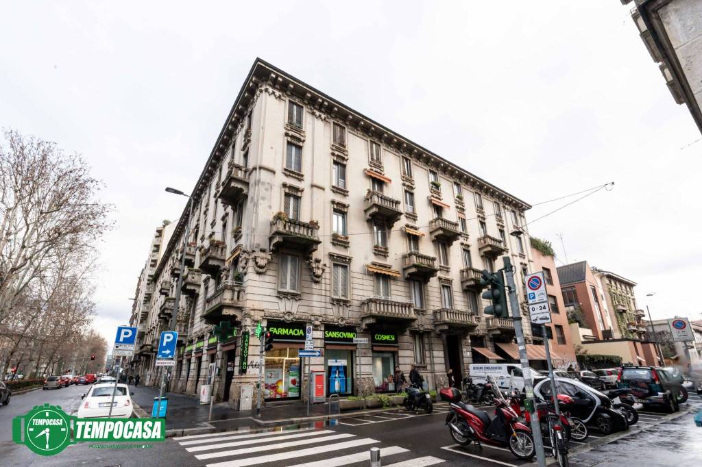 Appartamento in vendita a Milano via Sansovino, 1