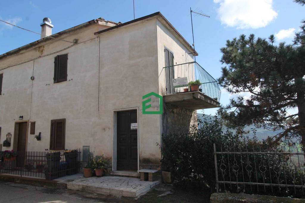Casa Indipendente in vendita a Lugnano in Teverina via del Centenario