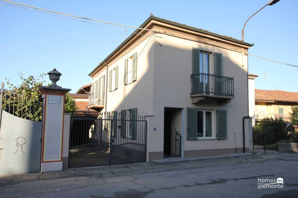 Villa a Schiera in vendita ad Asti
