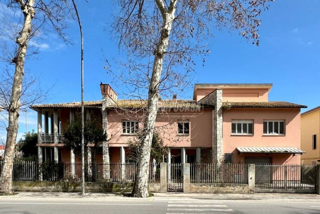 Casa Indipendente in vendita a Porto Recanati viale Antonio Gramsci