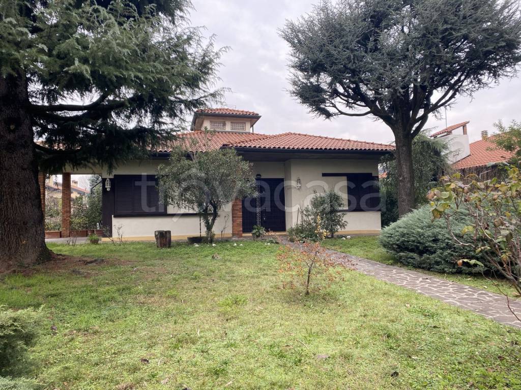 Villa in vendita a Gorgonzola via Michelangelo Buonarroti, 62
