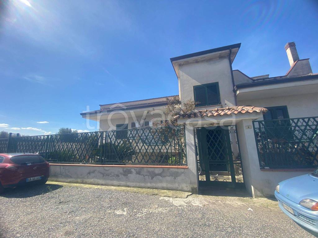 Villa in vendita a Macerata Campania via b. De Matteis