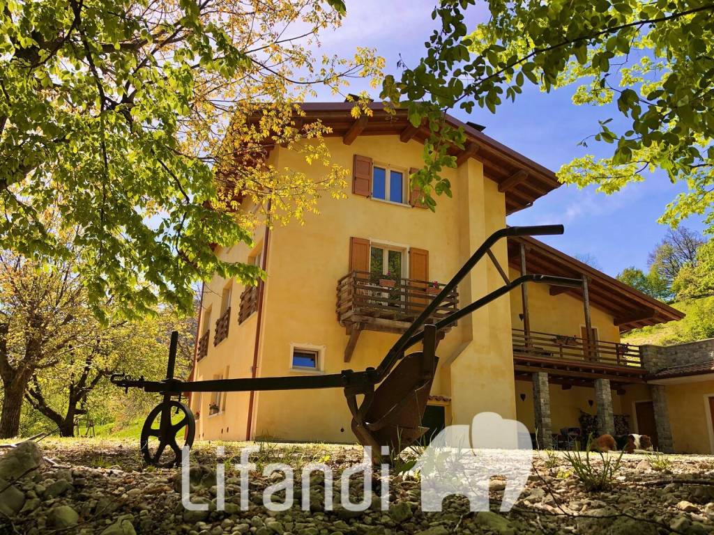 Casa Indipendente in vendita a Toscolano-Maderno