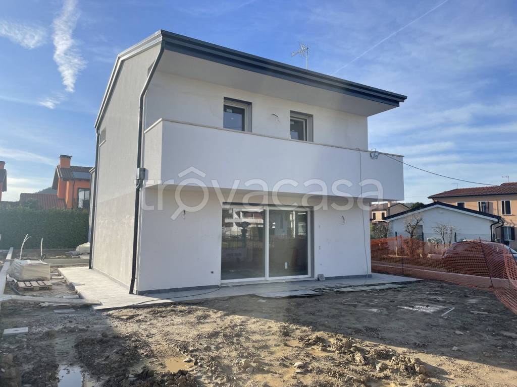 Villa Bifamiliare in vendita ad Abano Terme via Monte Lozzo