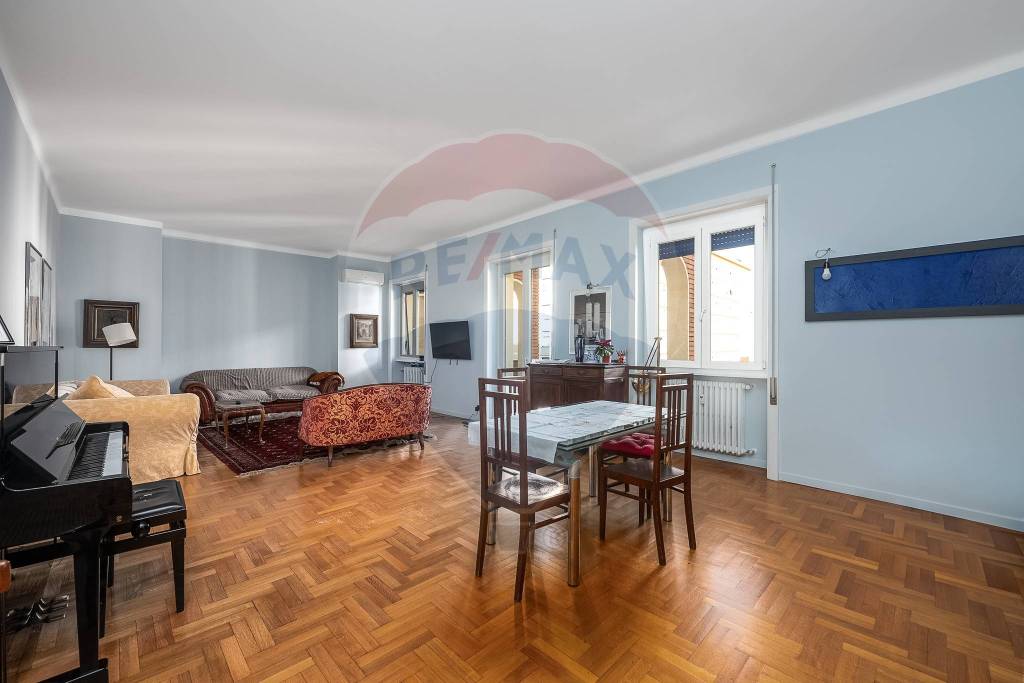 Appartamento in vendita a Roma via Antonio Baiamonti, 10