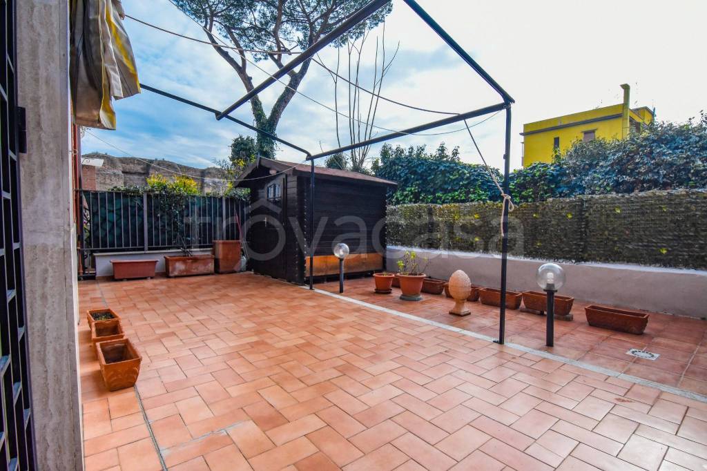 Appartamento in vendita a Roma via Frascati