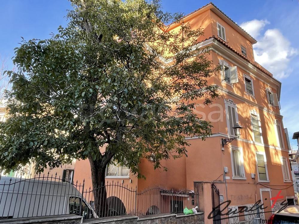 Appartamento in vendita a Velletri via del Paradiso, 4