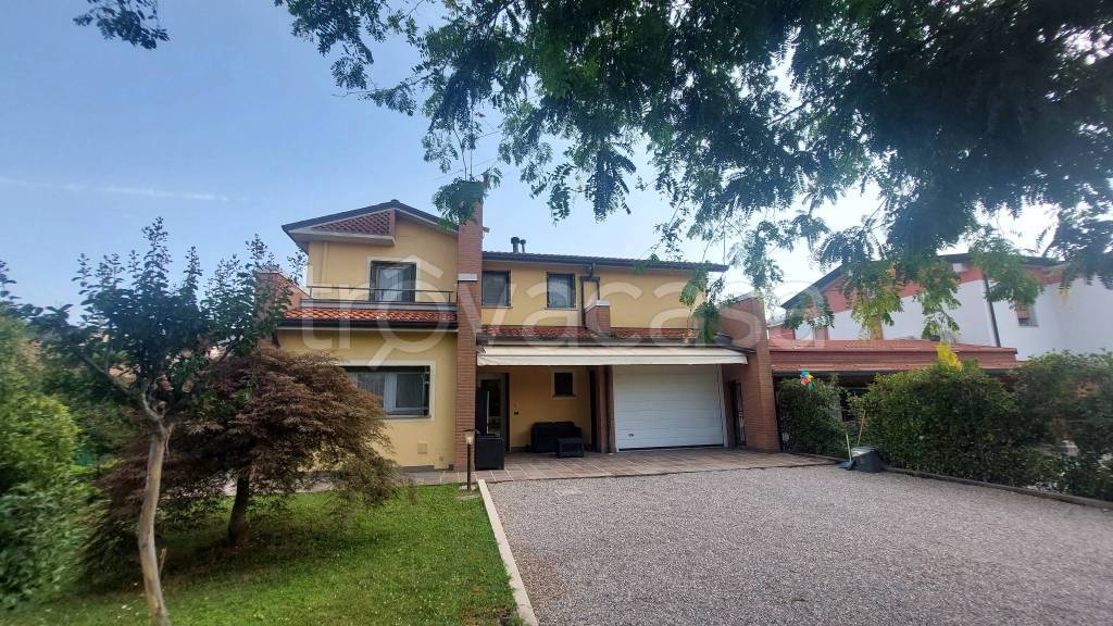 Villa in vendita a Martinengo via Piave