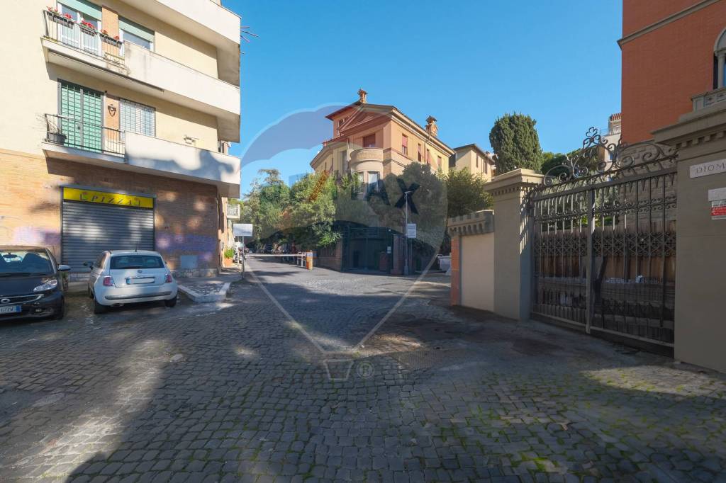 Appartamento in vendita a Roma via Castel Sant'Elia, 12