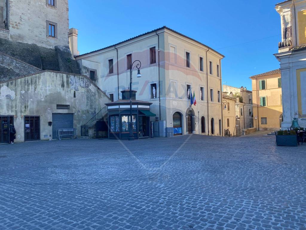 Appartamento in vendita a Castelnuovo di Porto piazza Guglielmo Marconi, 10