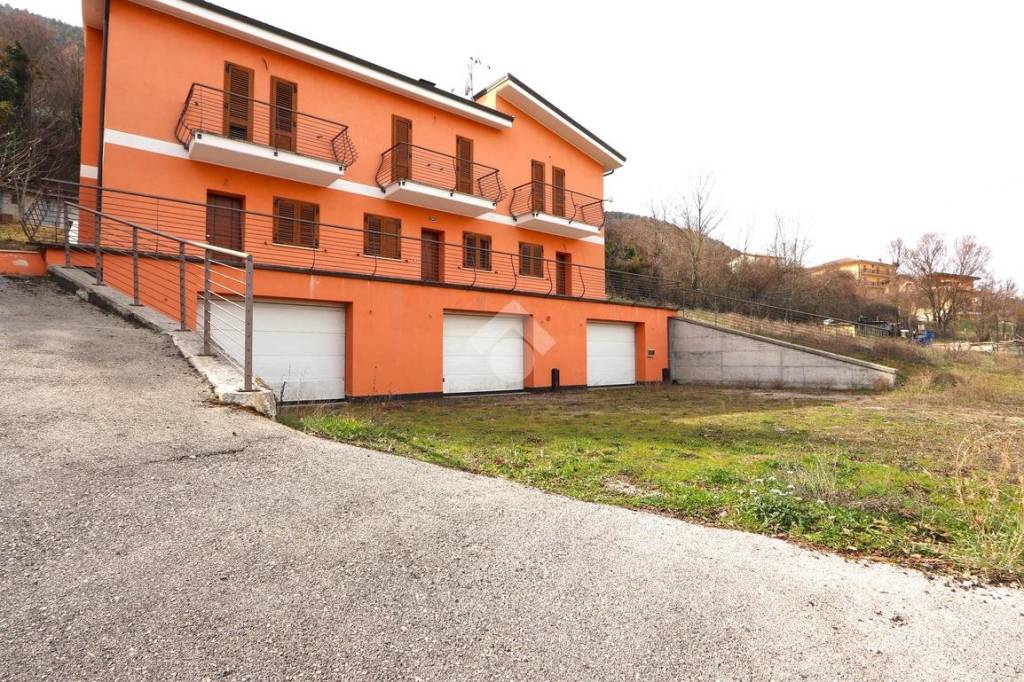 Villa in vendita a L'Aquila via dei Tigli