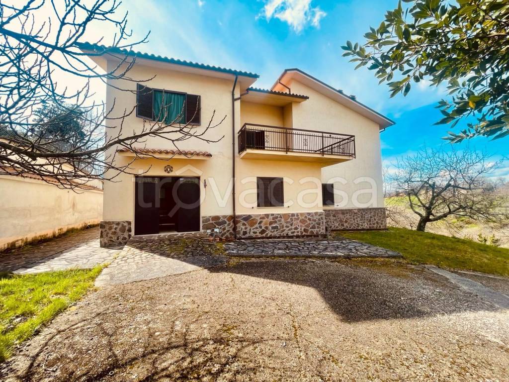 Villa in vendita a Torricella in Sabina via Santa Maria