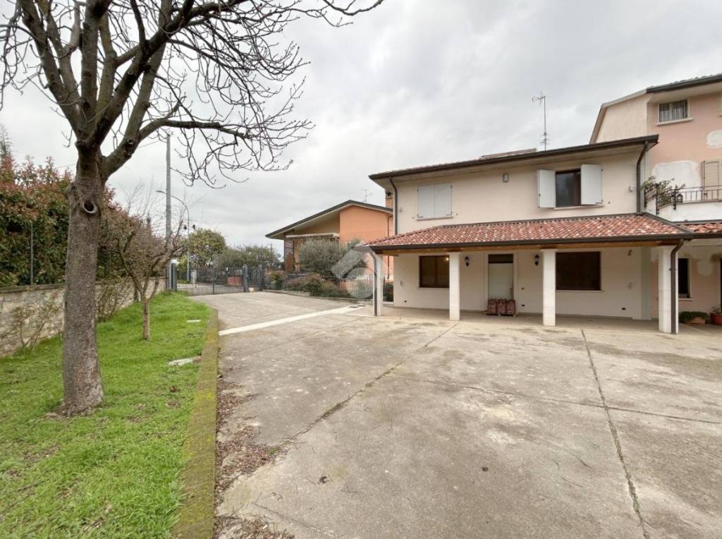 Casa Indipendente in vendita a Carpenedolo via Santa Croce