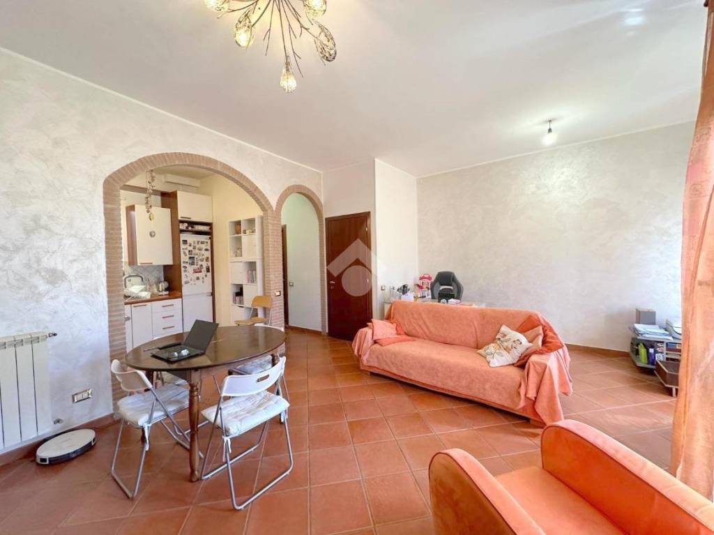 Appartamento in vendita a Velletri via Francesco Crispi