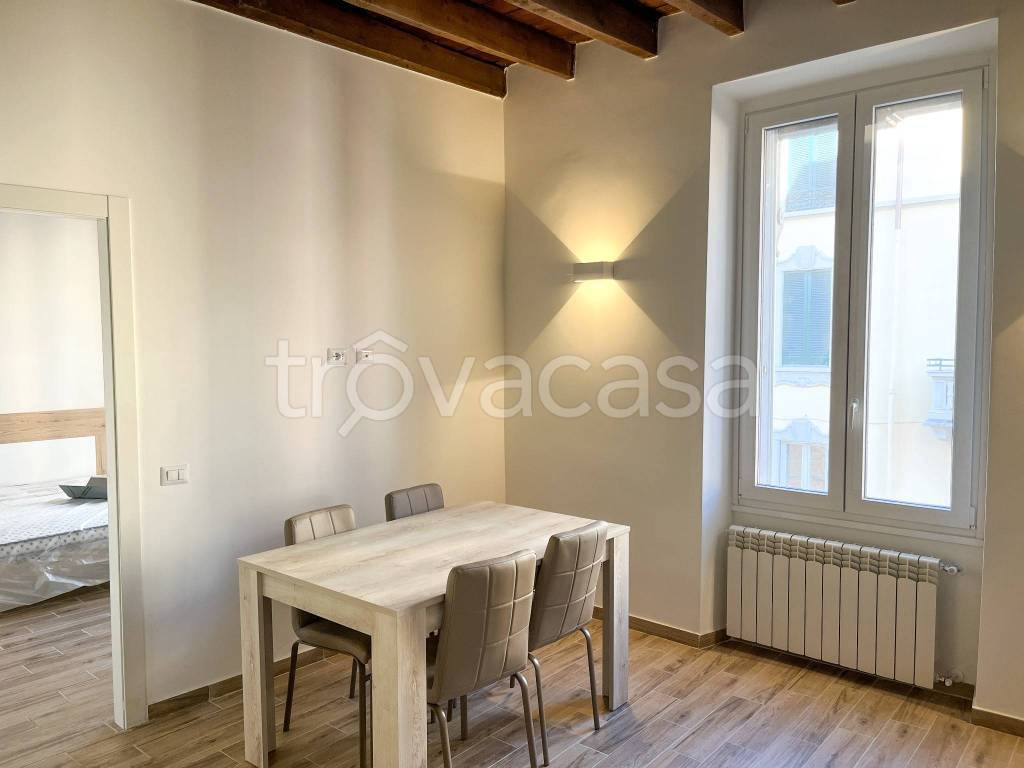Appartamento in affitto a Milano via Monte Cengio, 10
