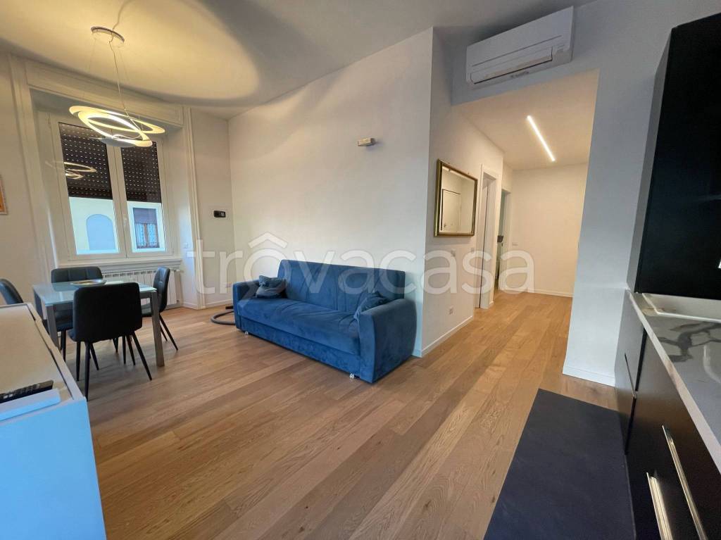 Appartamento in vendita a Milano viale Bligny, 44
