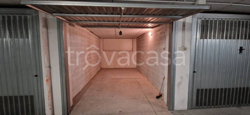 Garage in vendita a Verona via Luigi Galvani, 63