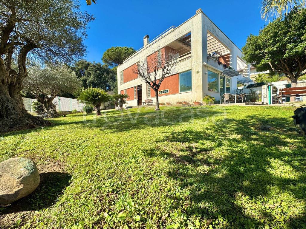 Villa Bifamiliare in vendita a Nettuno via Zaccaria Negroni, 1