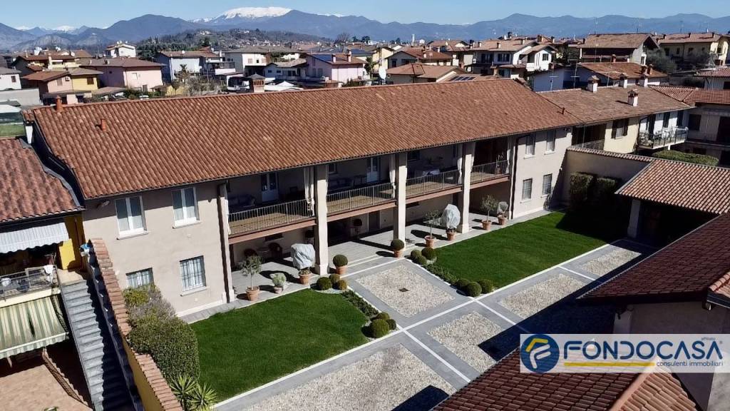 Villa Bifamiliare in vendita a Cazzago San Martino