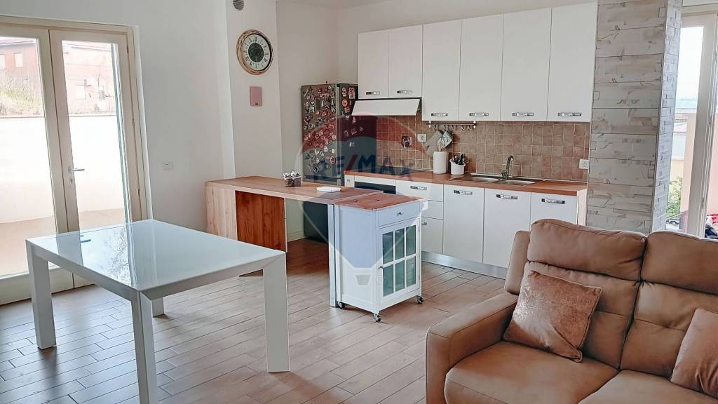 Appartamento in vendita a Roma via Aristide Faccioli, 285