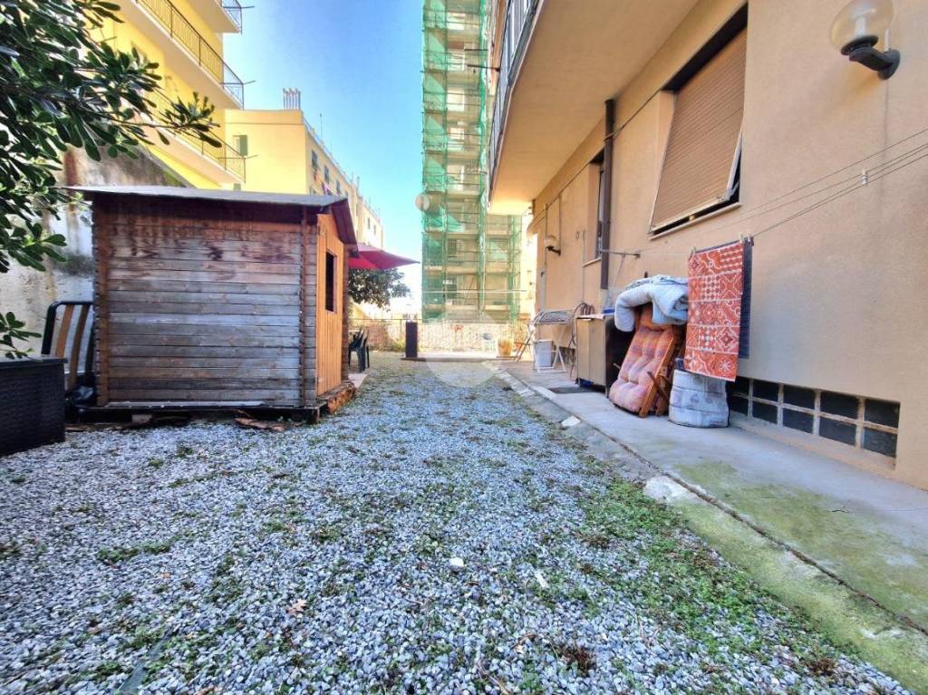 Appartamento in vendita a Genova via zuccarello, 85