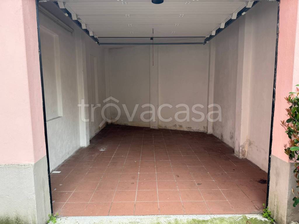 Garage in vendita a Parma via Rolando de' Capelluti, 20