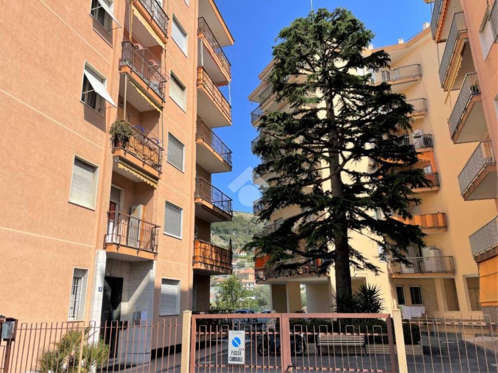 Appartamento in vendita a Vallecrosia via Romana, 9