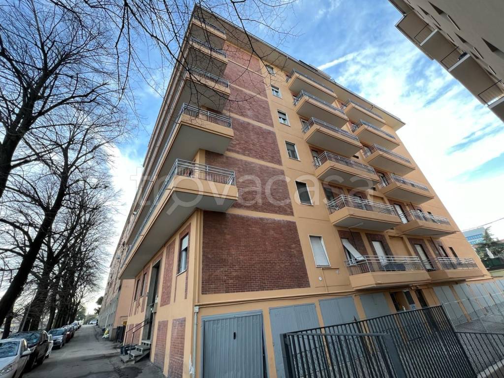 Appartamento in vendita a Parma via Pontremoli, 8
