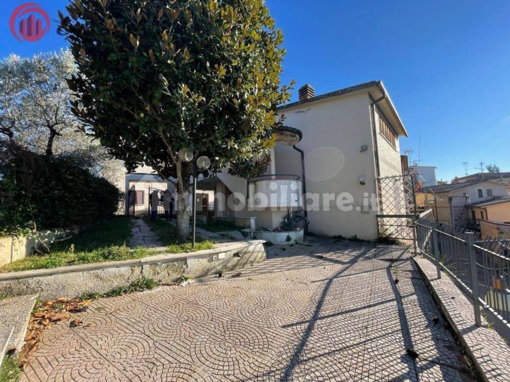 Appartamento in vendita a Monteleone Sabino via Filone
