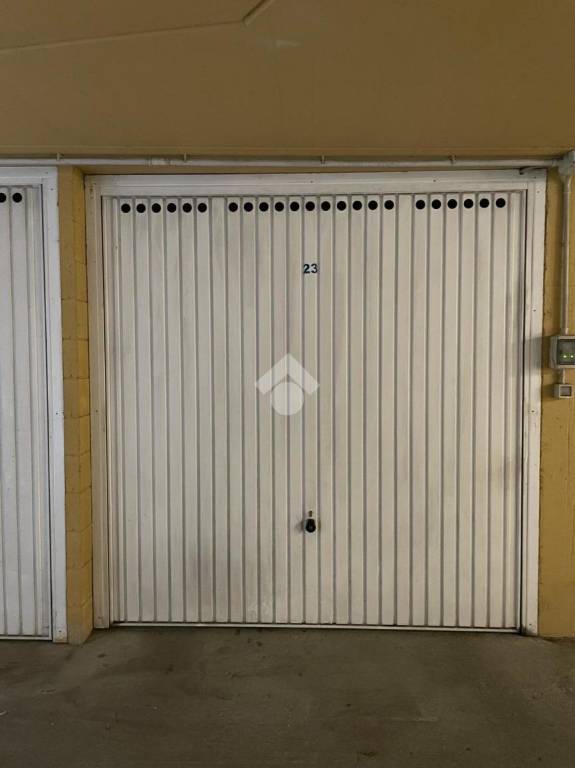 Garage in vendita a Chivasso corso g. Ferraris, 5