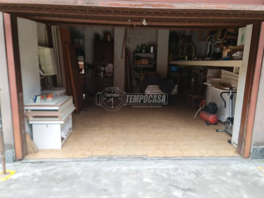 Garage in vendita a Montano Lucino via Ottone da Lucino 1