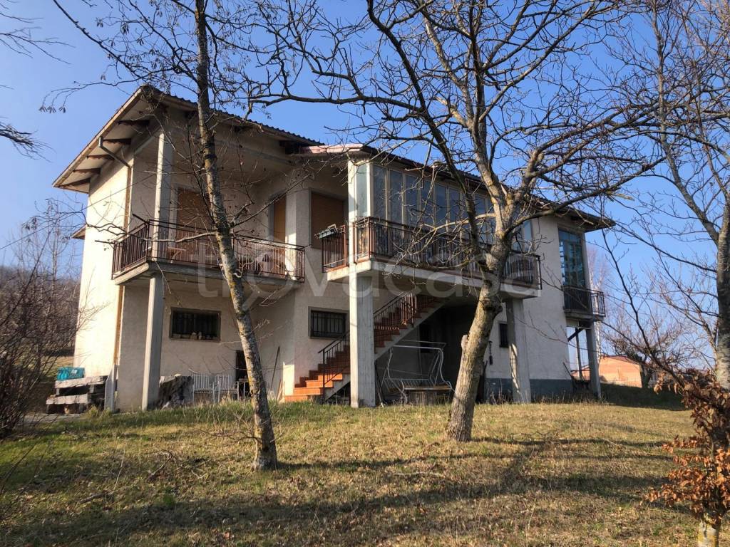 Villa in vendita a Tizzano Val Parma strada di Pianestolla, 4