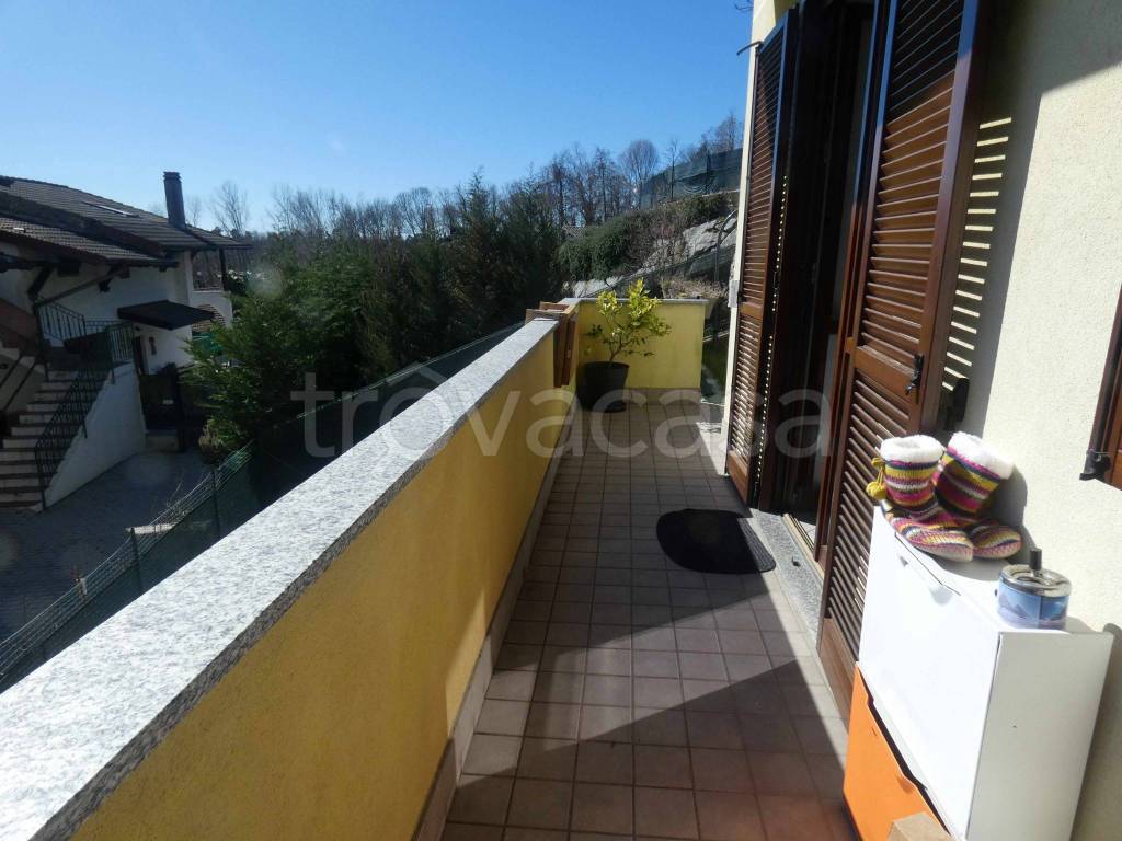 Appartamento in vendita a Montano Lucino via Casarico, 3