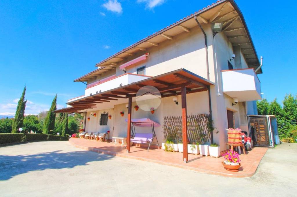 Villa in vendita a Teramo contrada s. Martino, 53