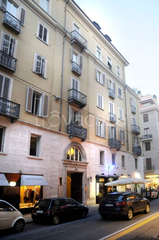 Appartamento in affitto a Torino via Camillo Benso di Cavour, 3