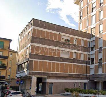 Appartamento in vendita a Varese via Feltre