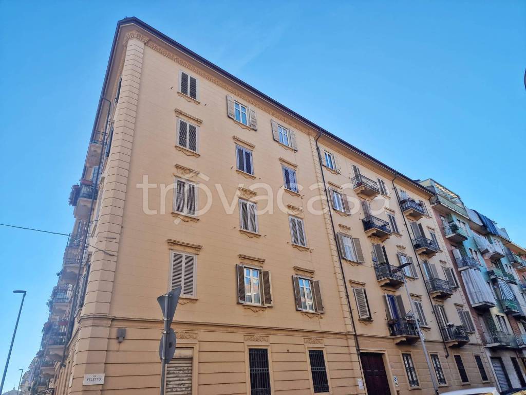 Appartamento in vendita a Torino via Feletto, 56