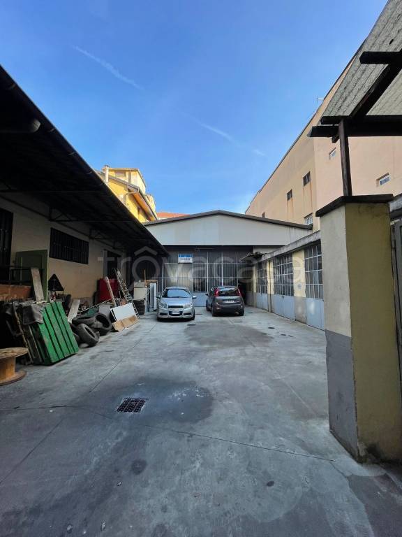 Magazzino in in vendita da privato a Torino via Errico Giachino, 60