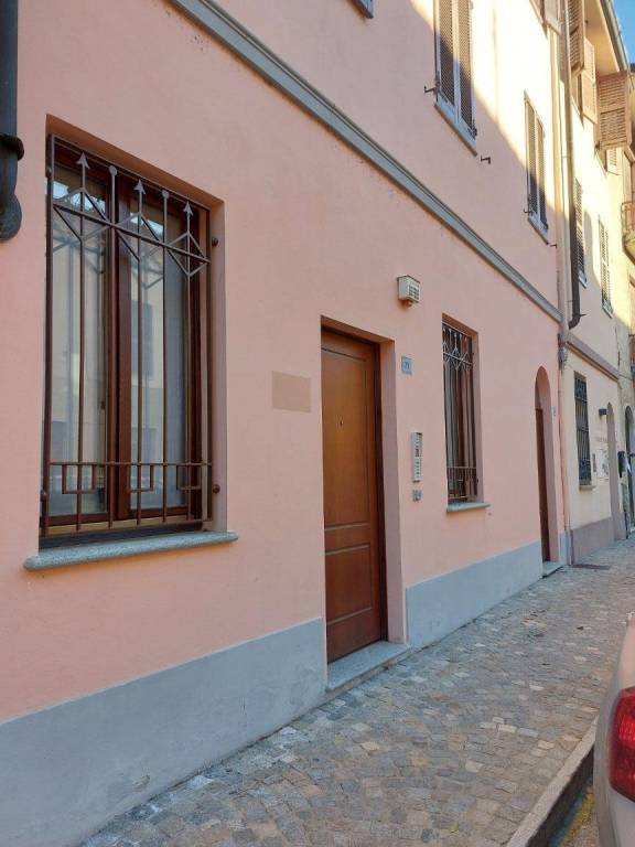 Ufficio in vendita a Pizzighettone via Giuseppe Garibaldi, 25