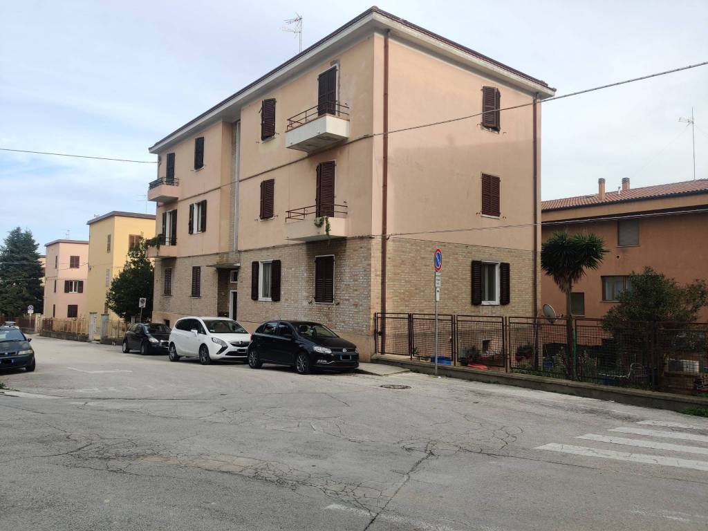 Appartamento in vendita a Loreto via Trieste, 8