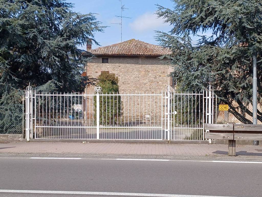 Colonica in vendita a Savignano sul Panaro via Claudia, 6064