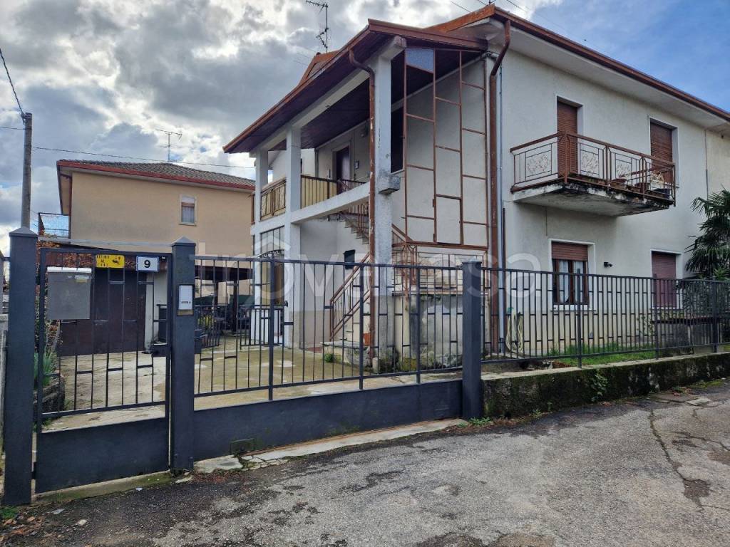 Appartamento in vendita a Venegono Superiore via Montenero